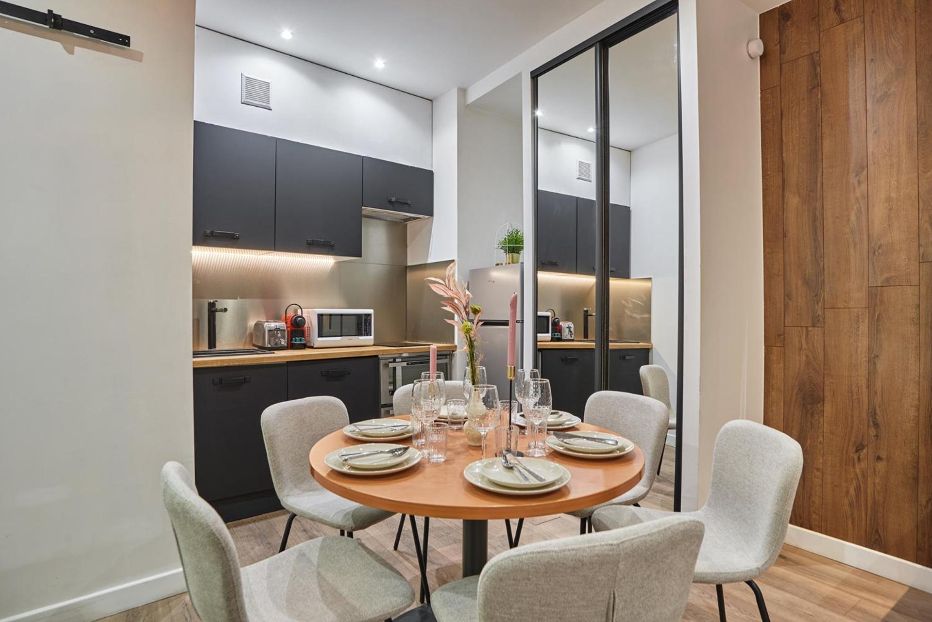 Sublime Flat In The Centre Of Montorgueil